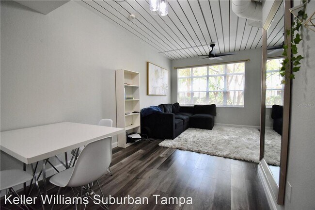 Building Photo - 1 br, 1 bath House - 2402 W Azeele St - #417