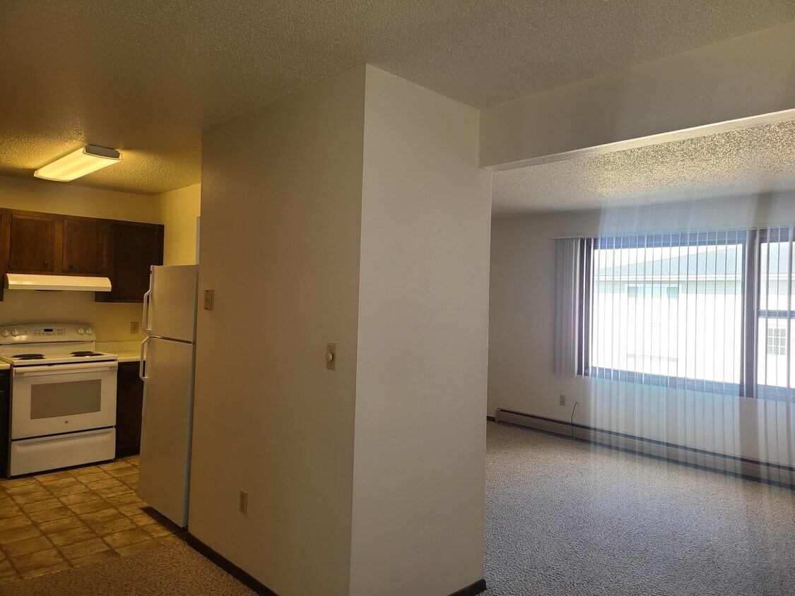 Foto principal - 719 2nd Ave W