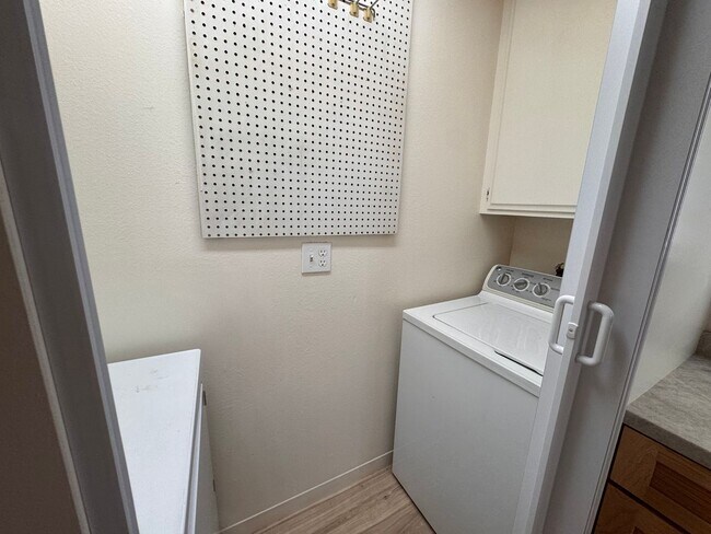 Foto del edificio - 3 Bedroom 2 bathroom Home for Rent -Lesley Reilly Property