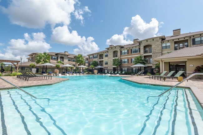 Building Photo - Marquis Seven Lakes