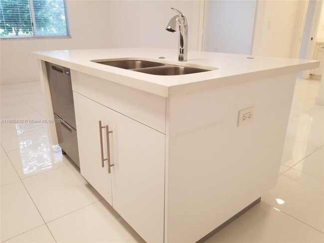 Foto del edificio - 2651 NE 212th Terrace