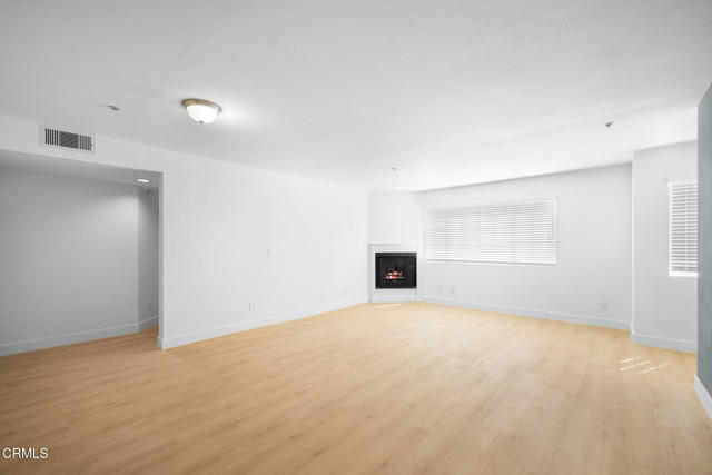 Foto del edificio - 537 N Adams St
