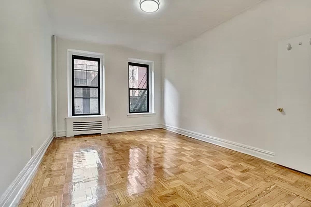 Primary Photo - NO FEE Two Bed on Upper East Side! Won't S...