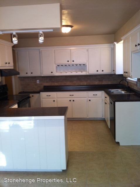 Building Photo - 4 br, 2 bath House - 2936 Woodview