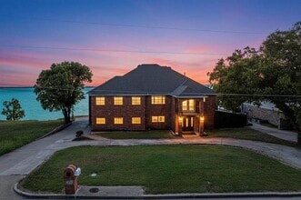 Building Photo - 213 Scenic Dr