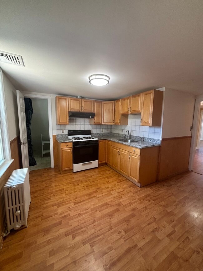 Foto del edificio - 233 Broughton Ave