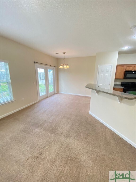 Building Photo - 260 Red Oak Dr