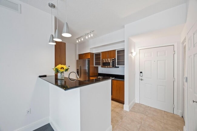 Building Photo - 804 E Windward Way