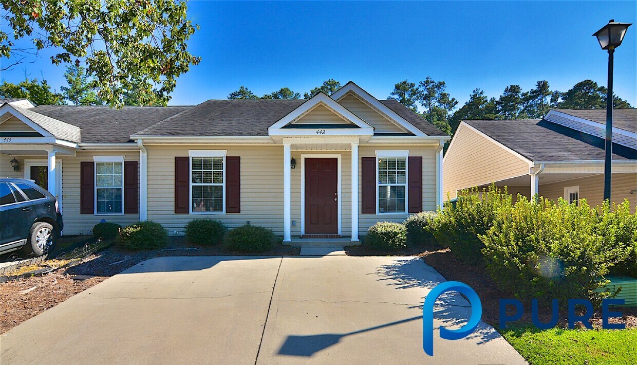 Primary Photo - 442 Regency Park Drive