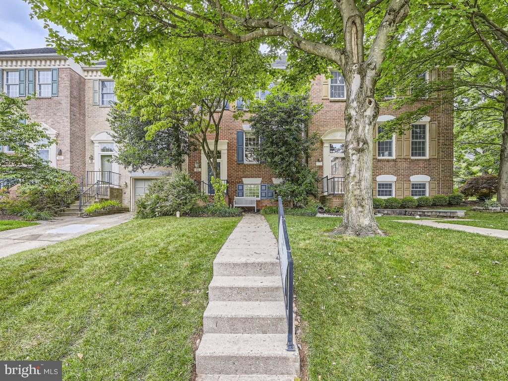 Foto principal - 24 Alderman Ct