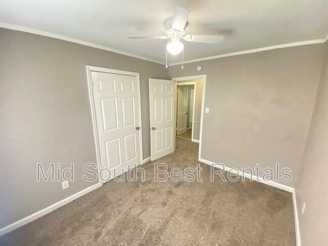 Building Photo - 501 Sullivan Dr (Whitehaven)