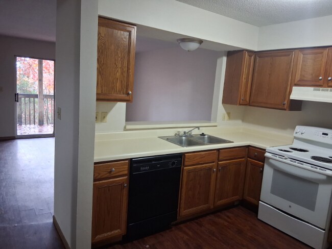 Foto del edificio - 1098 Mace Rd