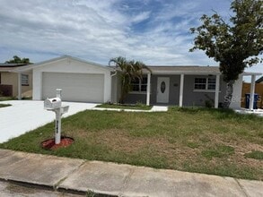 Building Photo - 3143 Pinon Dr