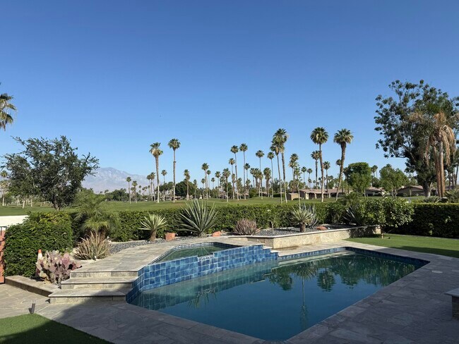 Building Photo - 41215 Carlotta Dr