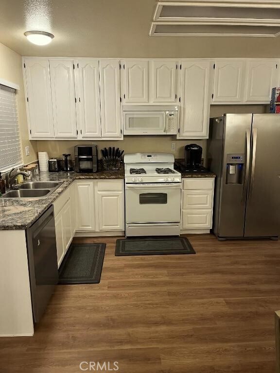 Foto del edificio - 218 Newcastle Ave