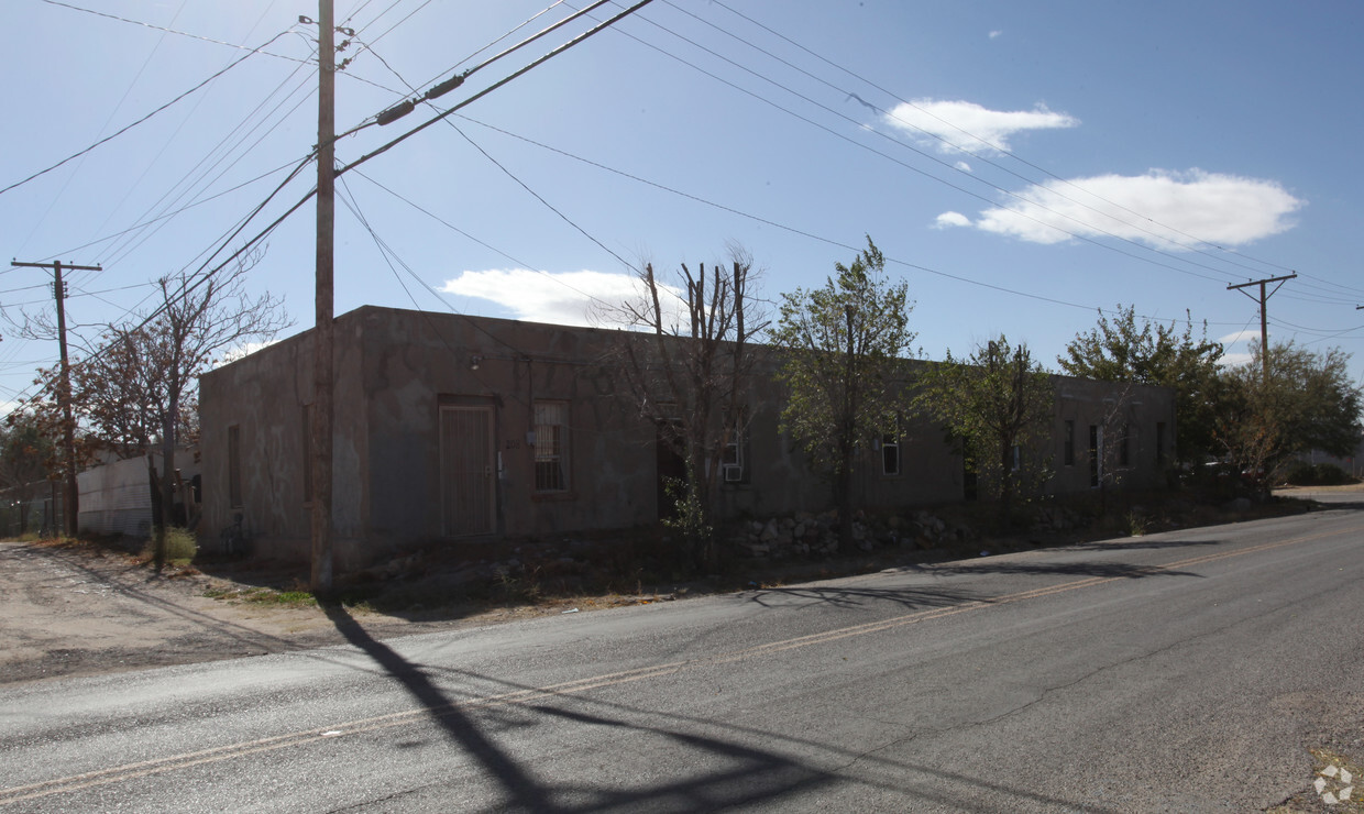 Building Photo - 200-208 La Union St