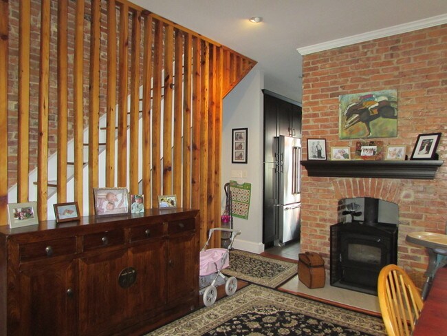 Building Photo - 1426 K St SE