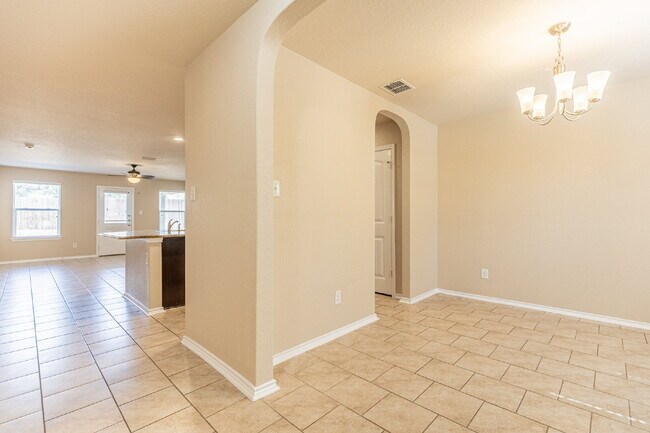 Building Photo - 1411 Frio Eagle