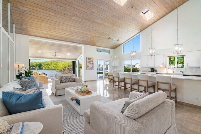 Building Photo - 6110 N Ocean Blvd