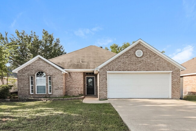 Building Photo - 1105 Brookhaven Dr