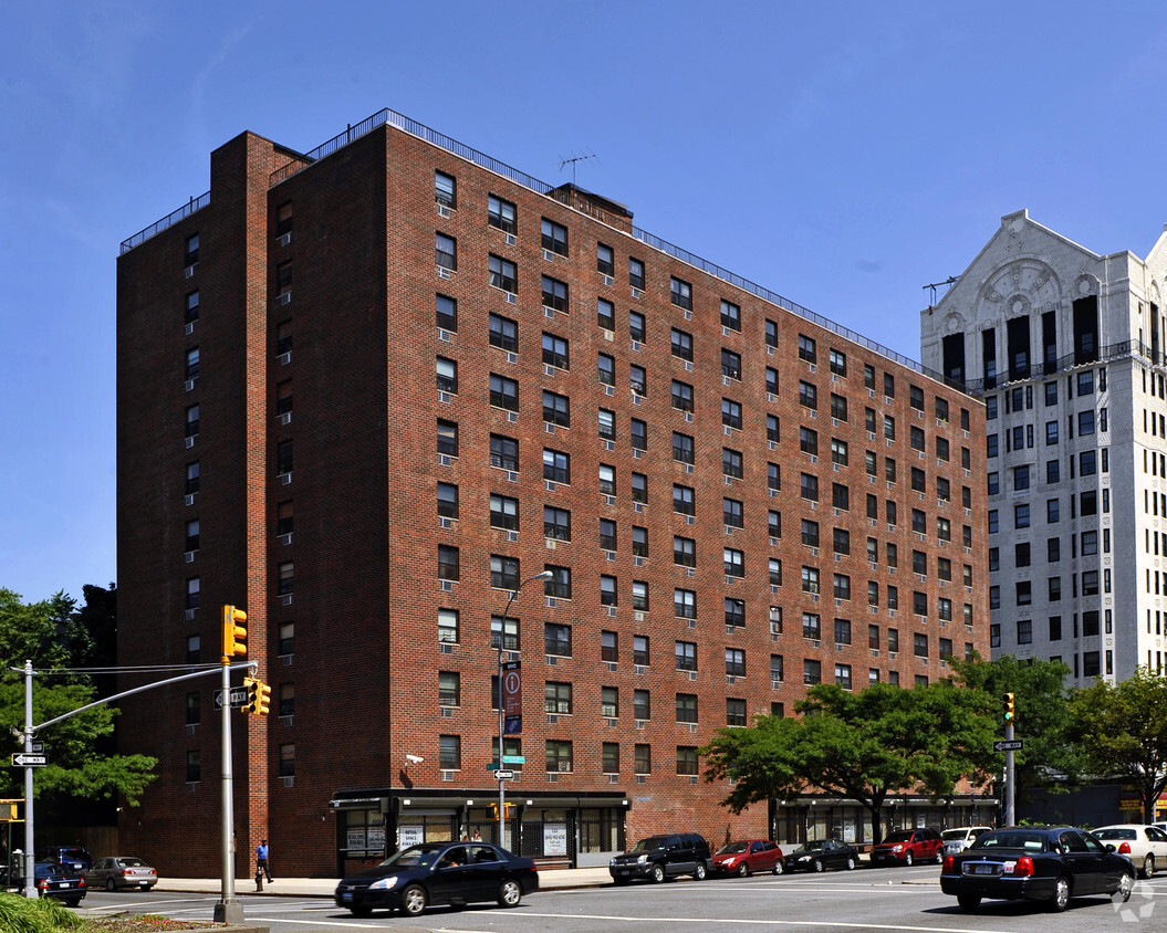 Building Photo - Ennis Francis Houses