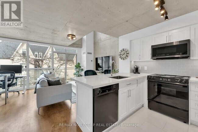 Photo du bâtiment - 954 King St W