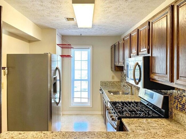 Building Photo - 12044 Cardamom Dr