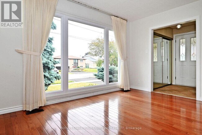 Building Photo - 808 Batory Ave