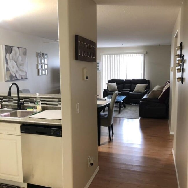 Building Photo - 215 Lowe Rd