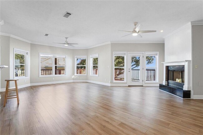 Foto del edificio - 3917 Bayfront Rd