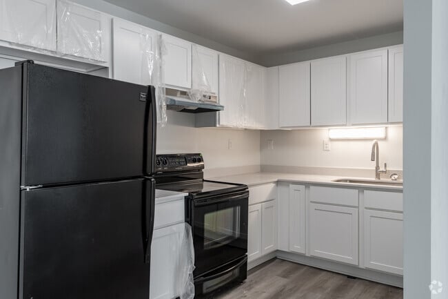 1BR, 1BA - 750SF - Kitchen - Dorchester Arms