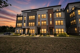 Building Photo - 2554 Nicholson St