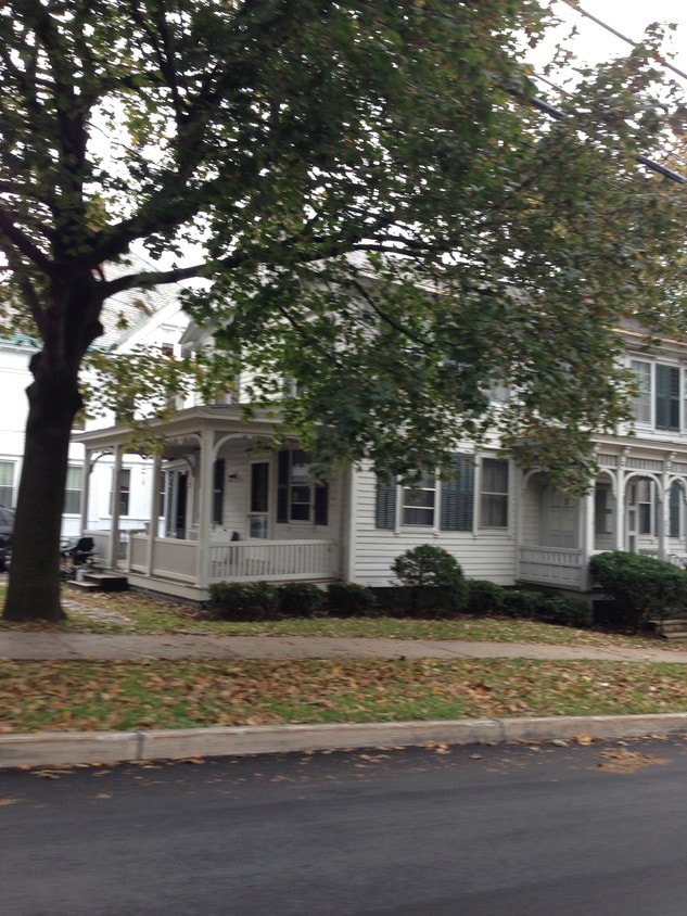 327 Pearl St, Burlington, VT 05401 Apartments in Burlington, VT