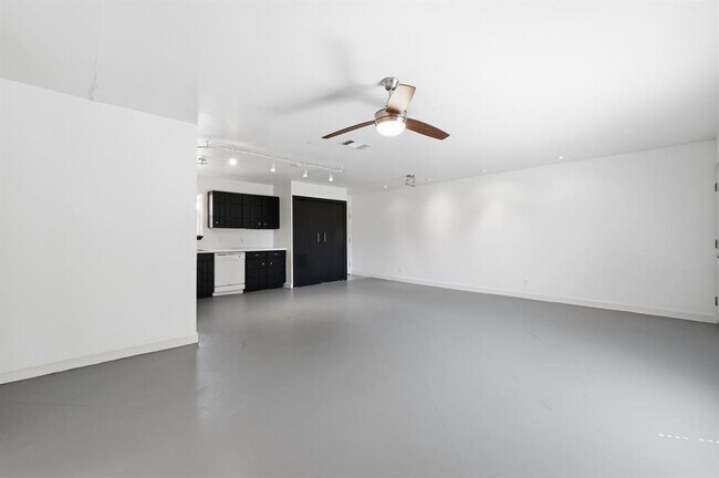 Building Photo - 2712 St Edwards Cir