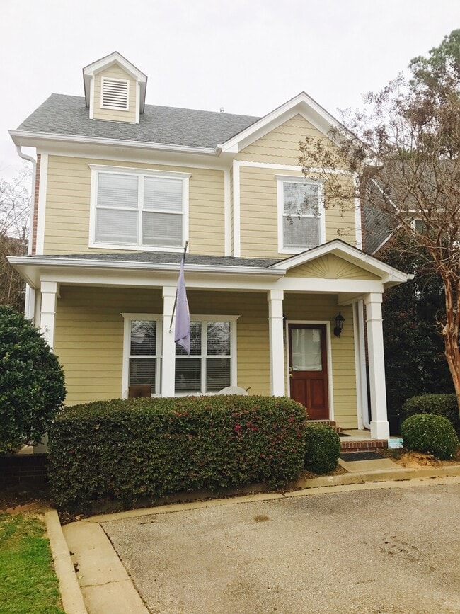 Building Photo - 951 Frontage Rd