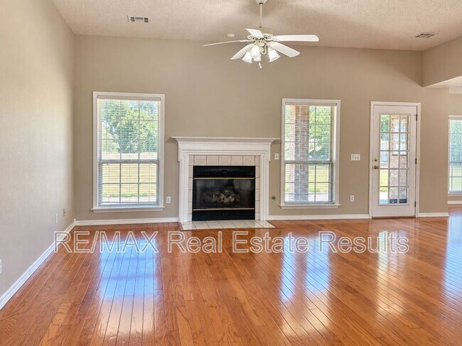 Foto del edificio - 306 Old Forge Dr