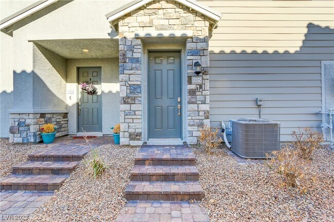 Building Photo - 226 Callen Falls Ave