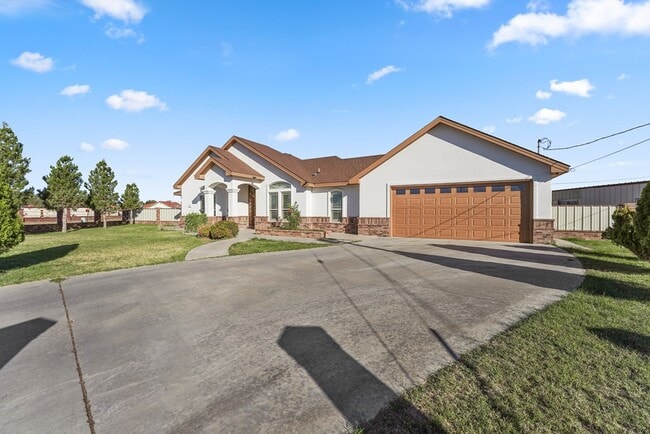 Foto del edificio - 1400 N Redondo Ave