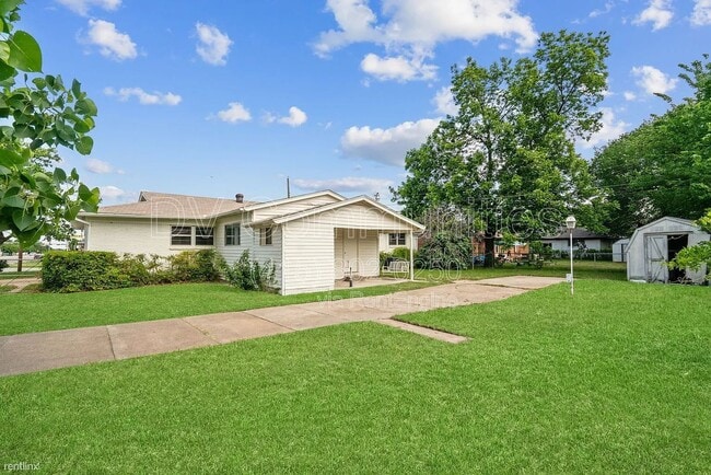 Building Photo - 4025 Field St