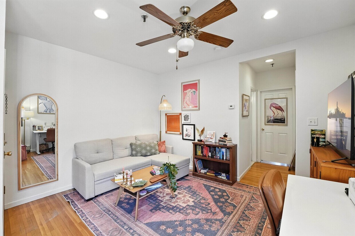 Foto principal - 713 Willow Ave