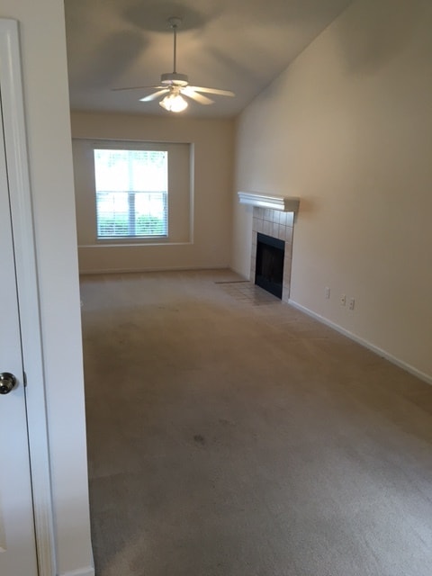 Foto del edificio - 5217 Congressional Pl