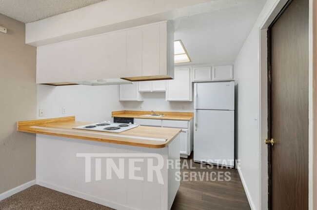 Building Photo - 7449 Willowcreek Dr