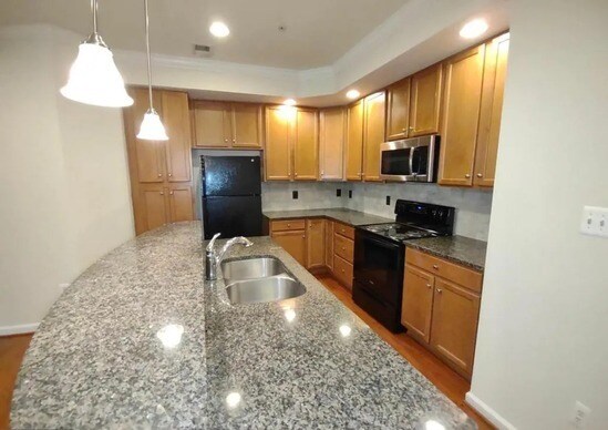 Foto del edificio - 7308 Brunson Cir