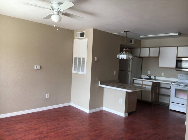 Building Photo - 2200 Key W Ct