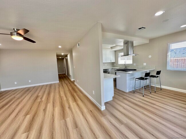 Building Photo - 6543 Bougainville Rd