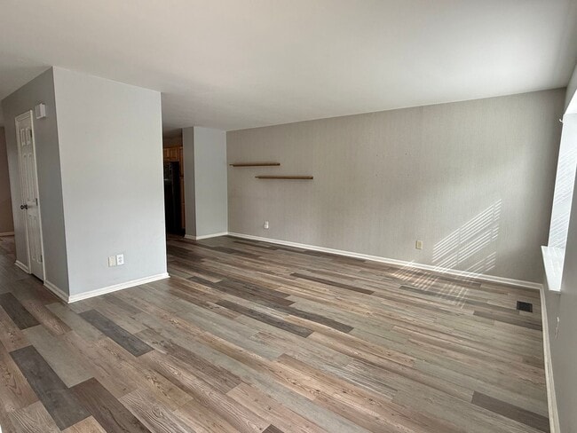 Building Photo - Townhome in Aston, PA