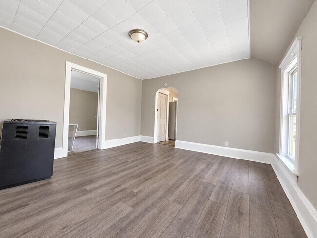 Foto del edificio - 6215 Carpenter Ave