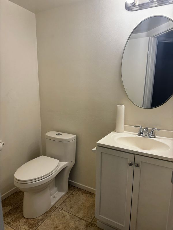 Building Photo - 126 E Pearl St