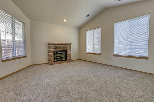 Foto del edificio - 3 Bedroom 2 Bathroom in North Sifton on a ...