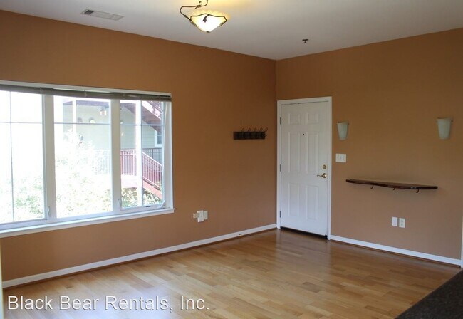Building Photo - 2 br, 2 bath House - 64 Clingman Ave #207